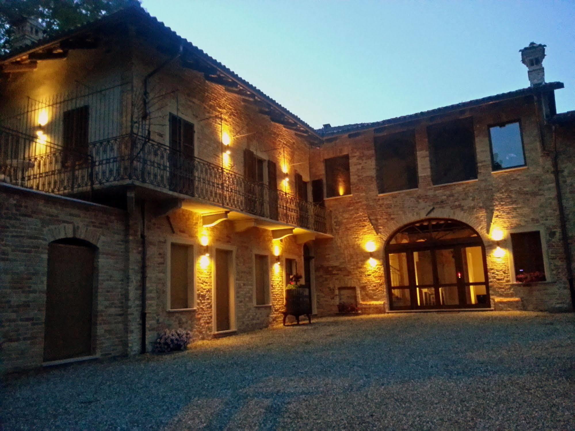 Castagnole delle Lanze Dimora Cortese מראה חיצוני תמונה